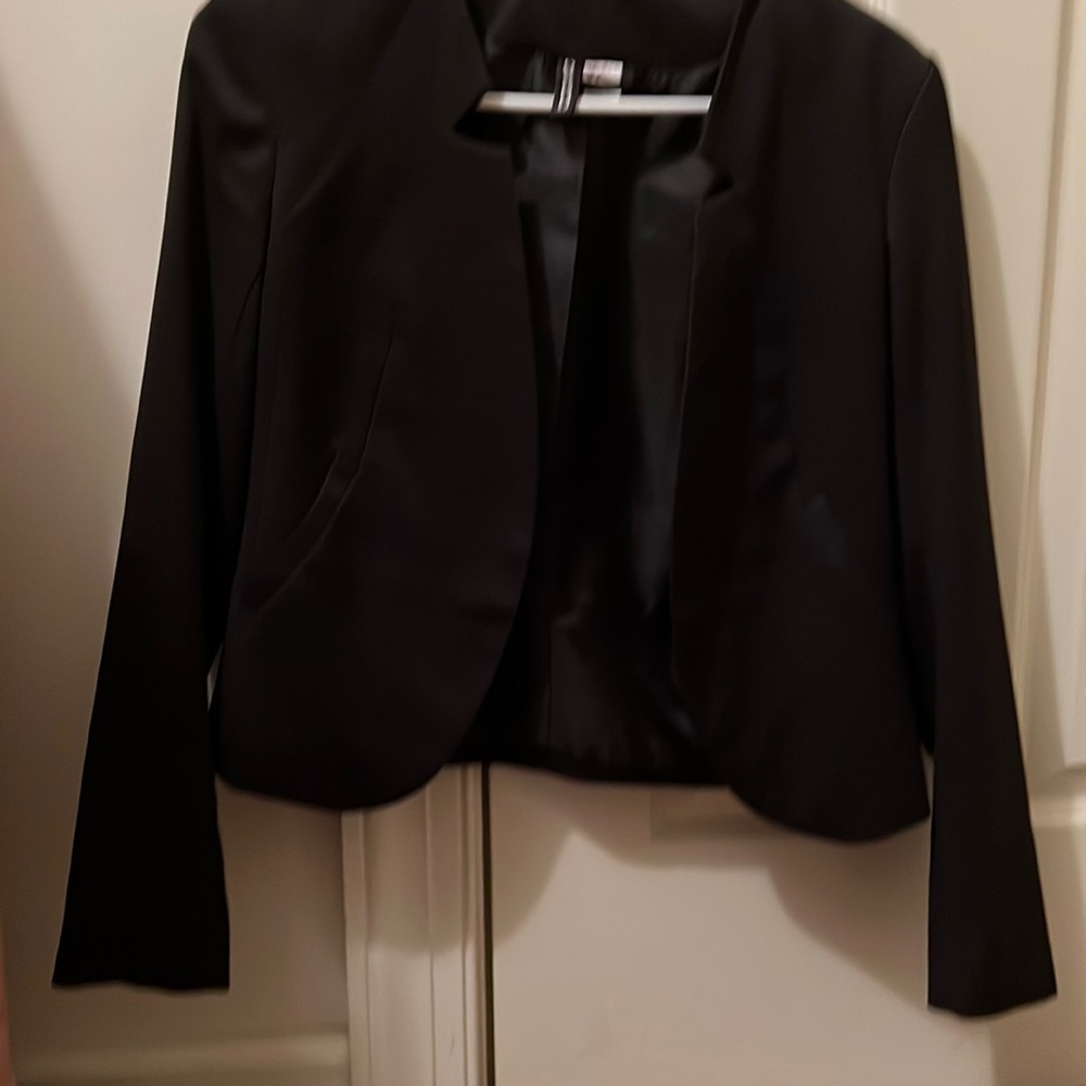 Divided collarless blazer size 4 preowned